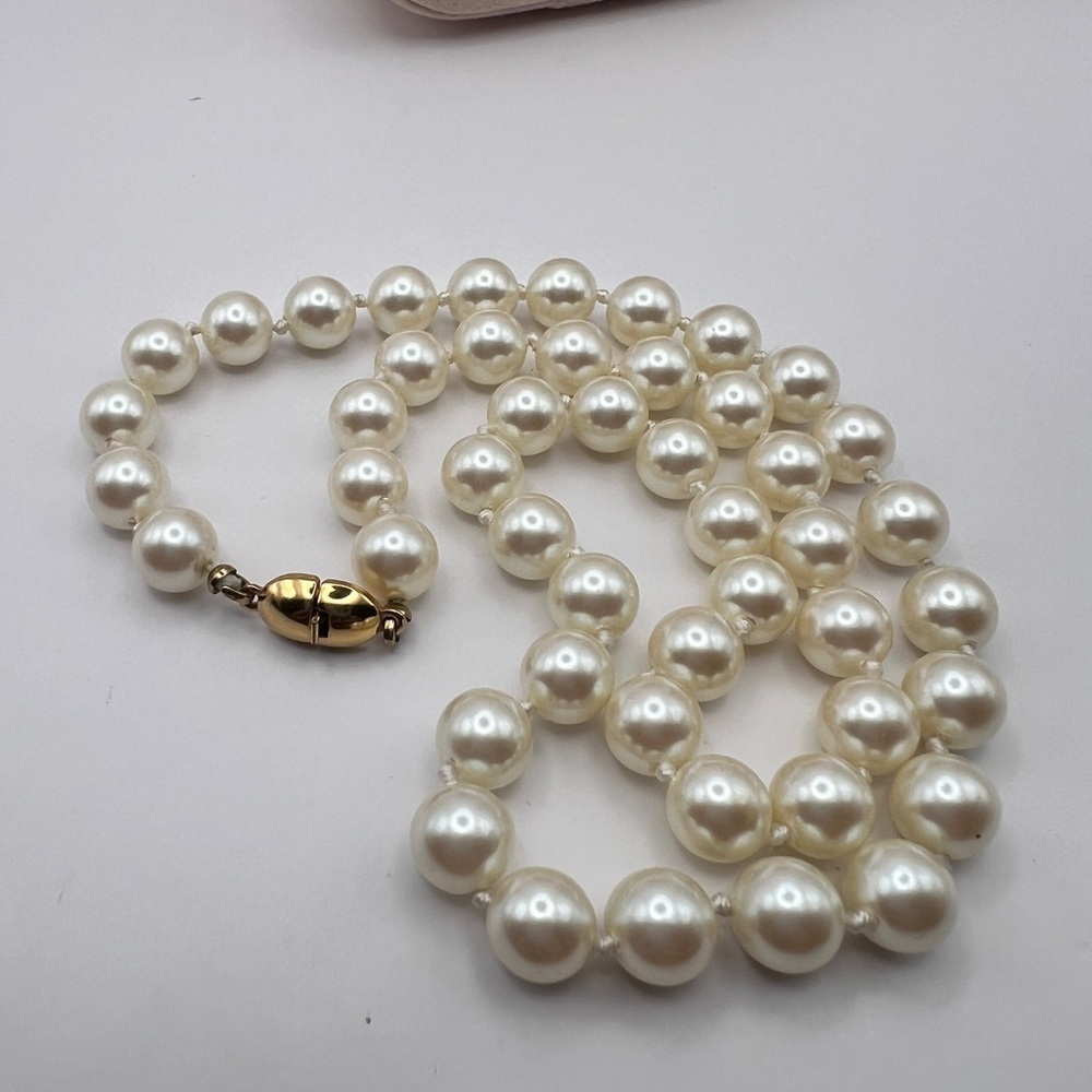 Vintage Monet hand knotted pearl necklace - Picture 5 of 7
